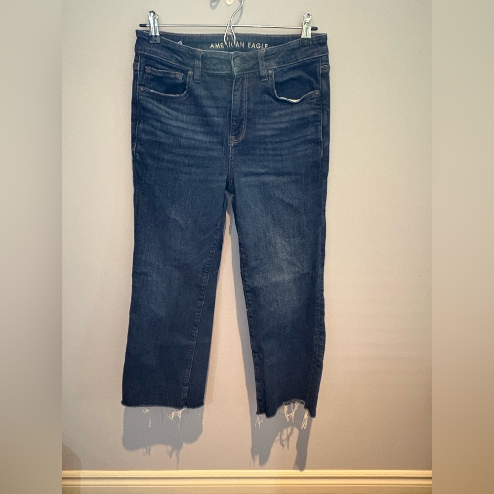 American Eagle Outfitters Kick Boot Raw Jeans in Size 6 Short